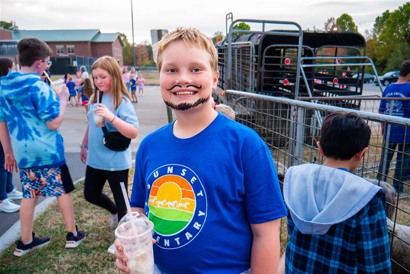 Sunset Elementary community enjoys Fall Carnival